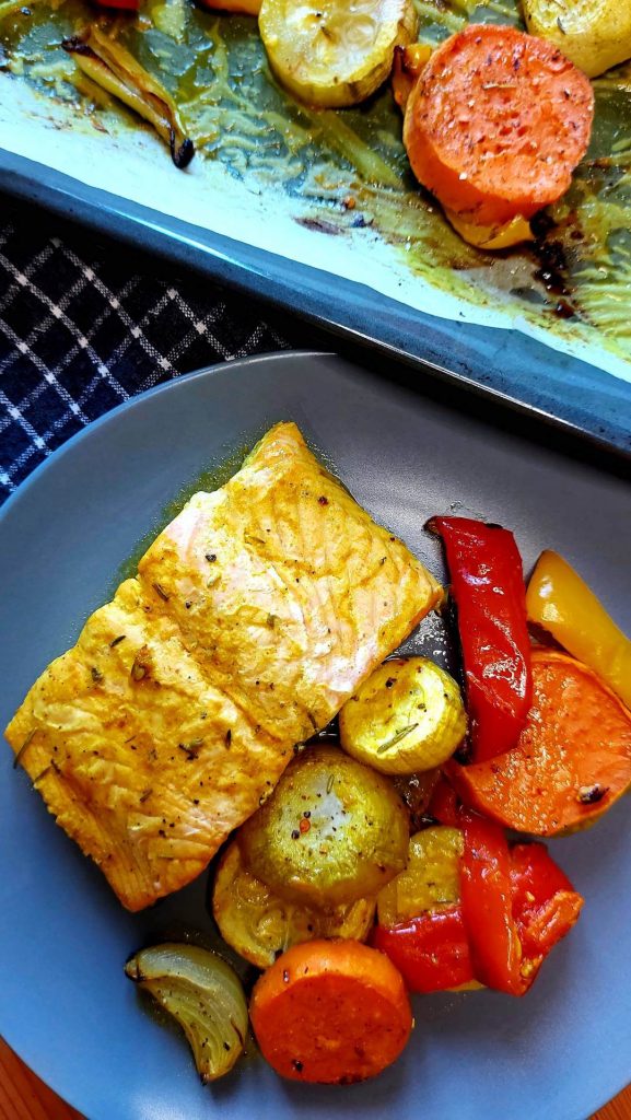 Σολομός στη λαδόκολλα με λαχανικά - Salmon with grilled veggies 1 Solomos sti ladokolla me lachanika Salmon with grilled veggies 1 1